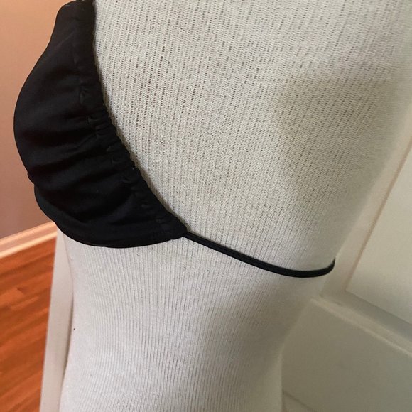 Victoria's Secret black large bikini top - Picture 2 of 4